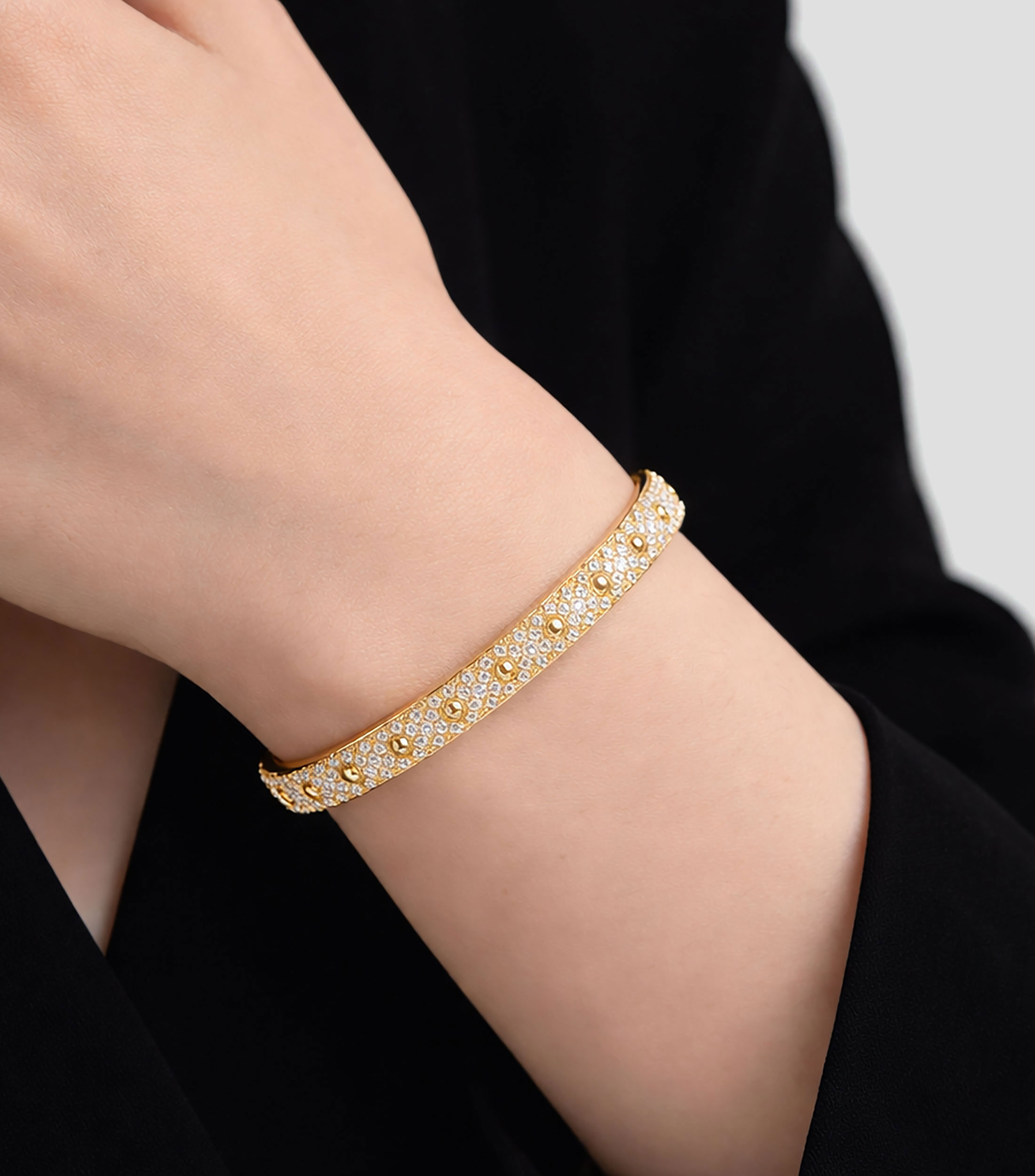 Brazalete en Oro 18 Kilates con Diamantes Mujer